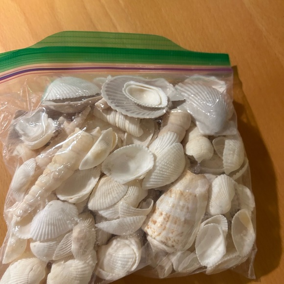 Set of 3 Blue Flameless LED Pillar Candles, Remote Operated Battery Power 4 6 8” - Picture 11 of 11